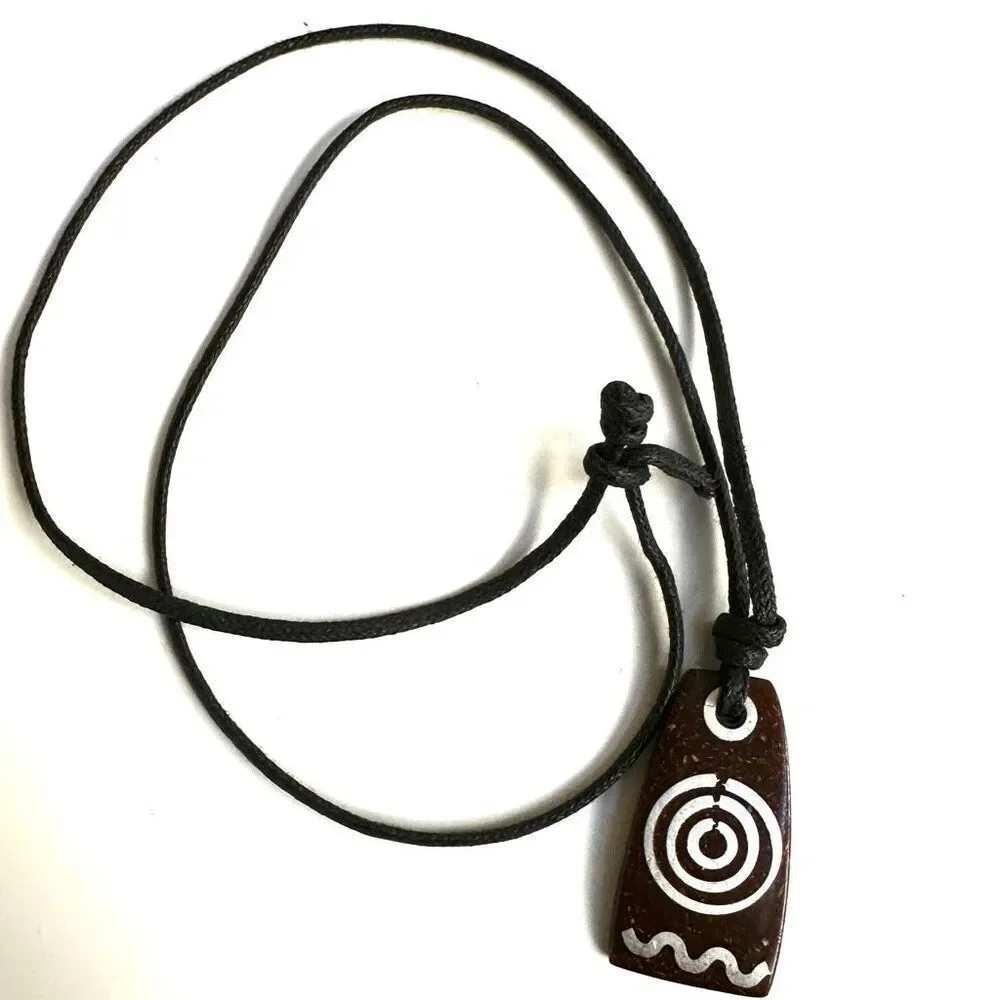 Coconut shell carved pendant necklace